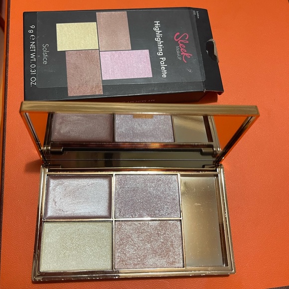 Sleek makeup highlighting palette in the color Solstice - Picture 2 of 3